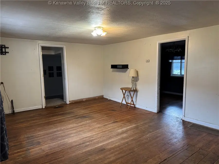 306 Kanawha Avenue, Nitro, WV 25143 - Image #2