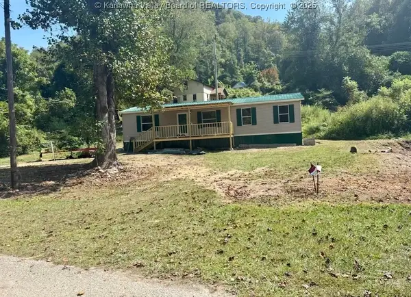 193 Superior Road, Omar, WV 25638