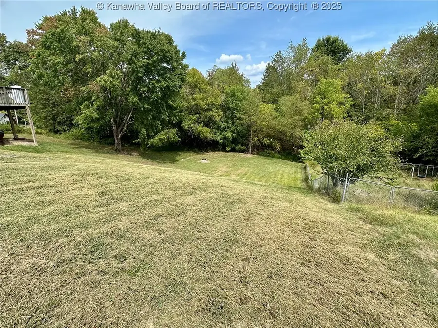 109 Caroline Circle, Hurricane, WV 25526 - Image #2