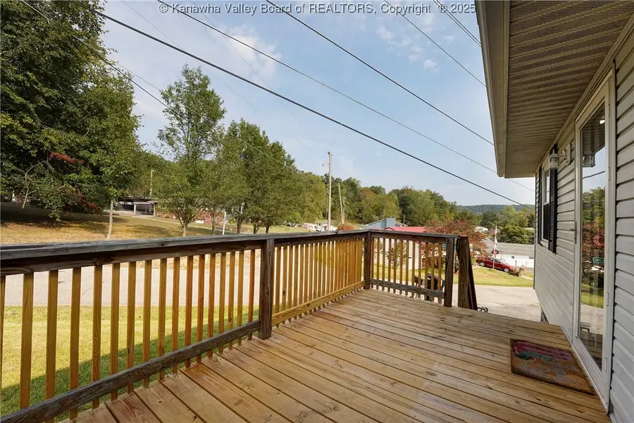5502 Lynnwood Drive, Cross Lanes, WV 25313 - Image #3