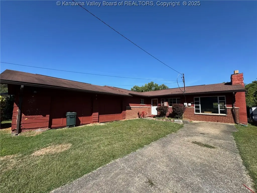 2023 Lakewood Drive, Saint Albans, WV 25177 - Image #1