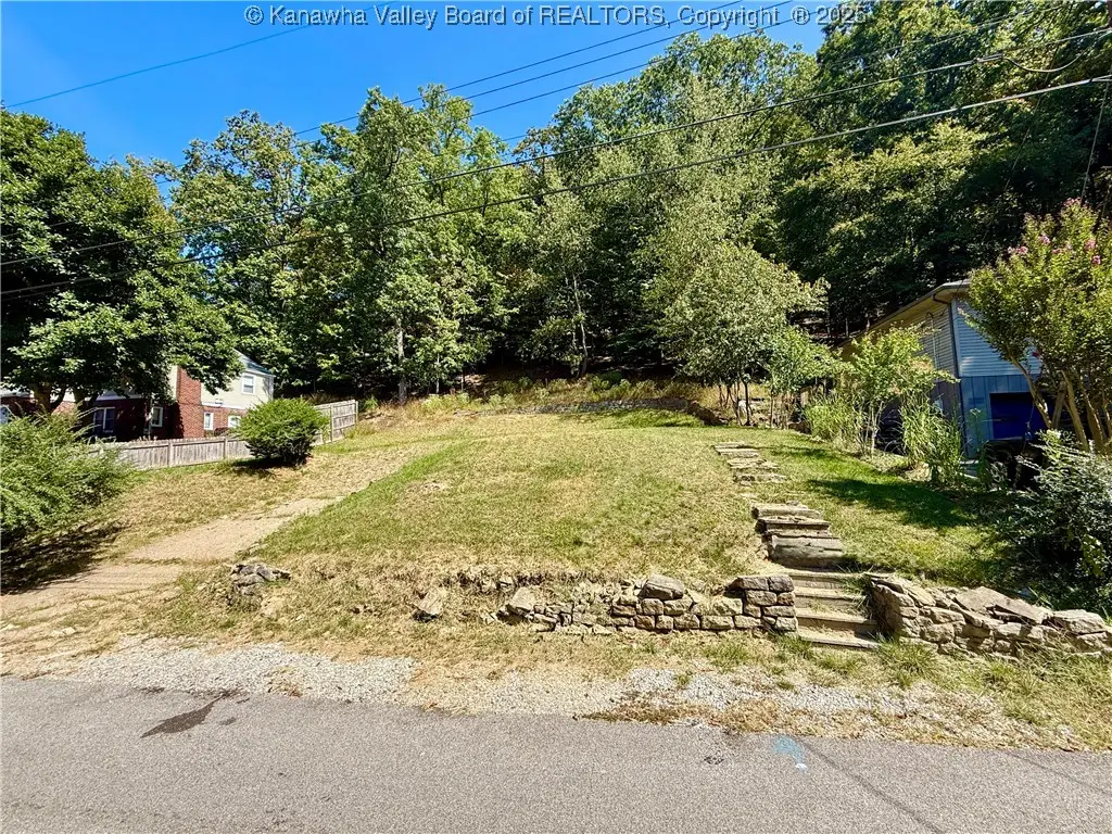 2511 Woodland Avenue Sw, South Charleston, WV 25303 - Image #1