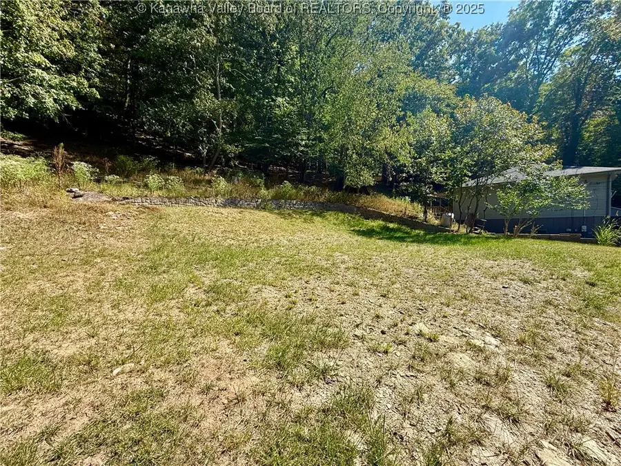 2511 Woodland Avenue Sw, South Charleston, WV 25303 - Image #3