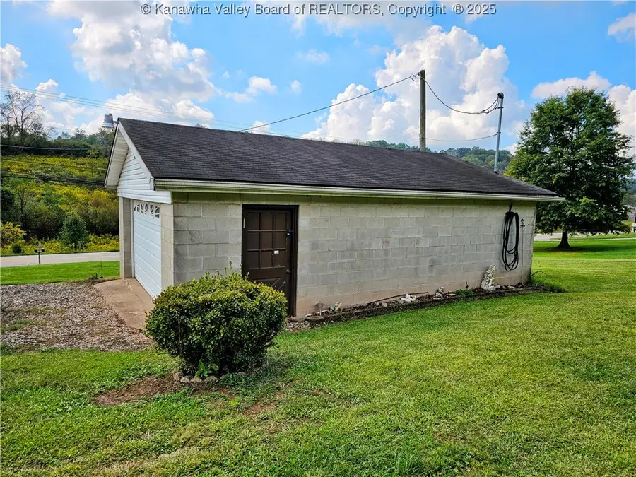 5033 Sandhill Road, Point Pleasant, WV 25550 - Image #3