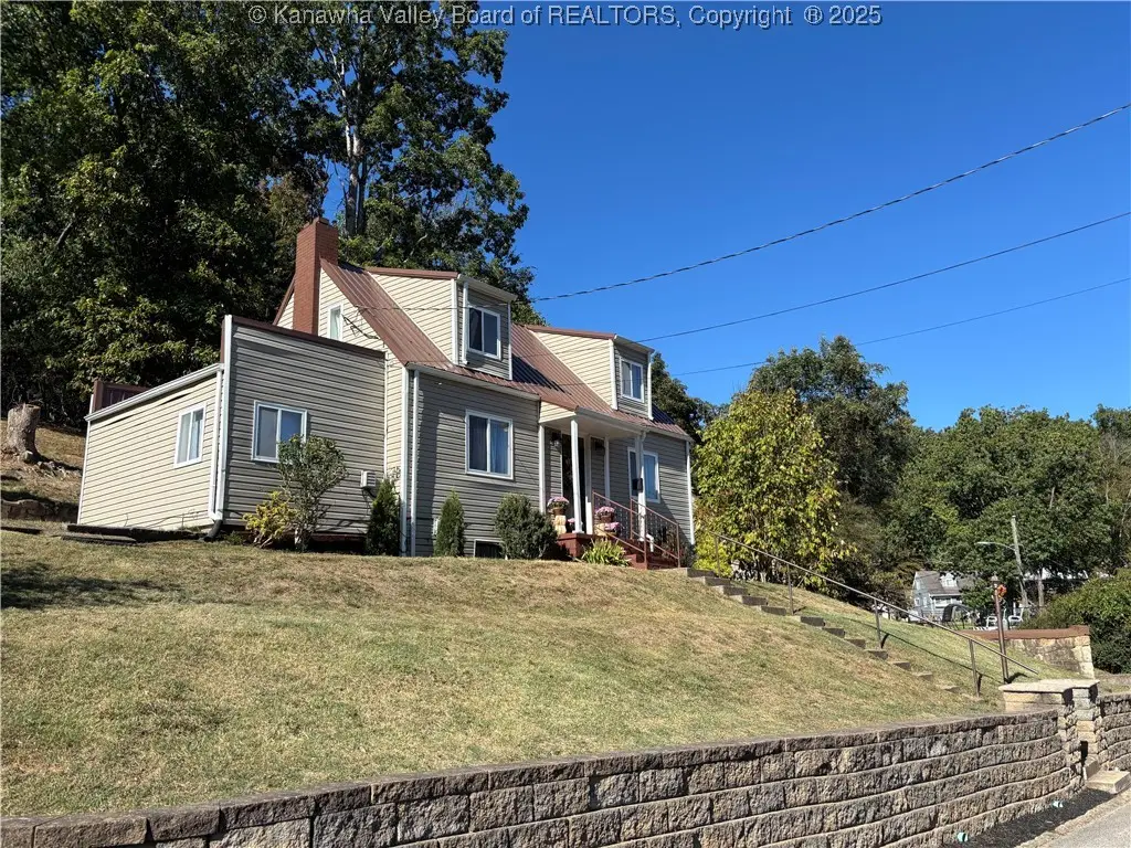 686 Forest Circle, South Charleston, WV 25303 - Image #1