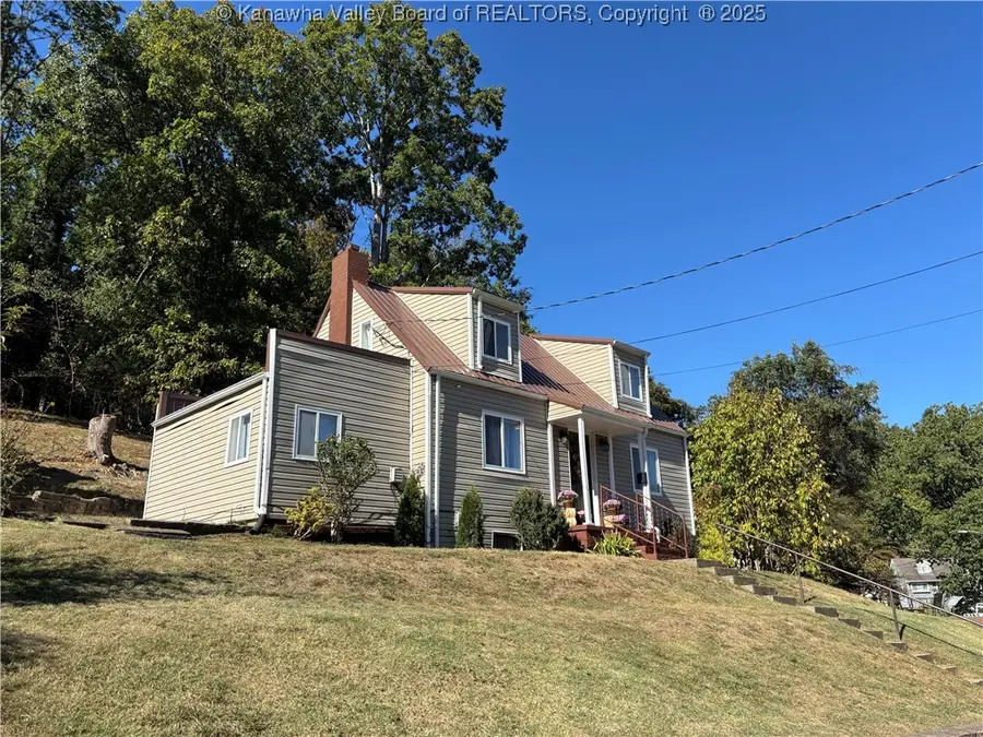 686 Forest Circle, South Charleston, WV 25303 - Image #2