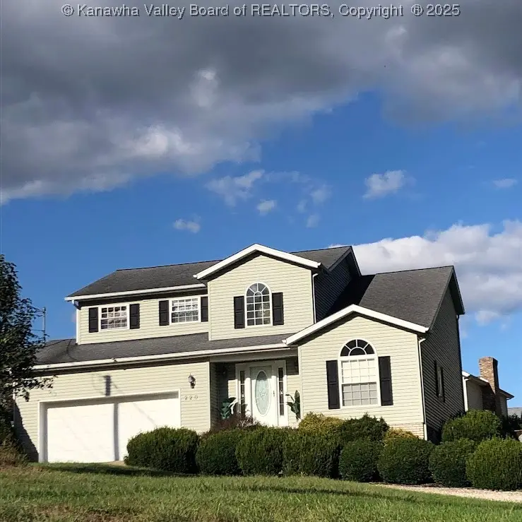 220 Crestview Drive, Charleston, WV 25302 - Image #1