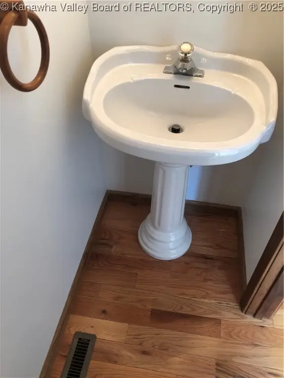 220 Crestview Drive, Charleston, WV 25302 - Image #3