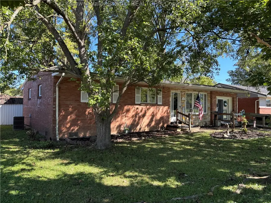 2024 Washington Avenue, Saint Albans, WV 25177 - Image #2