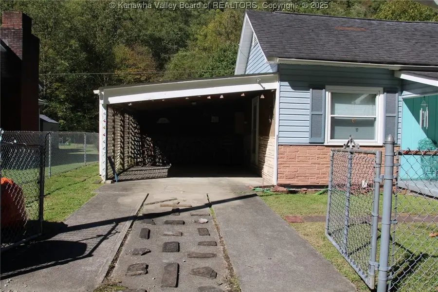 340 Morris Drive, Montgomery, WV 25136 - Image #3