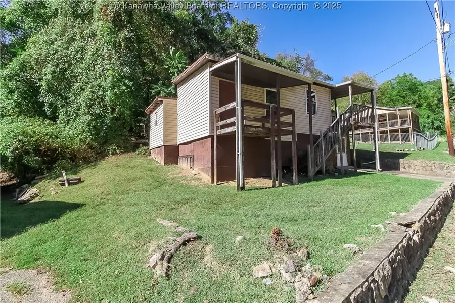 2003-2005 Arnold Drive, Charleston, WV 25387 - Image #3