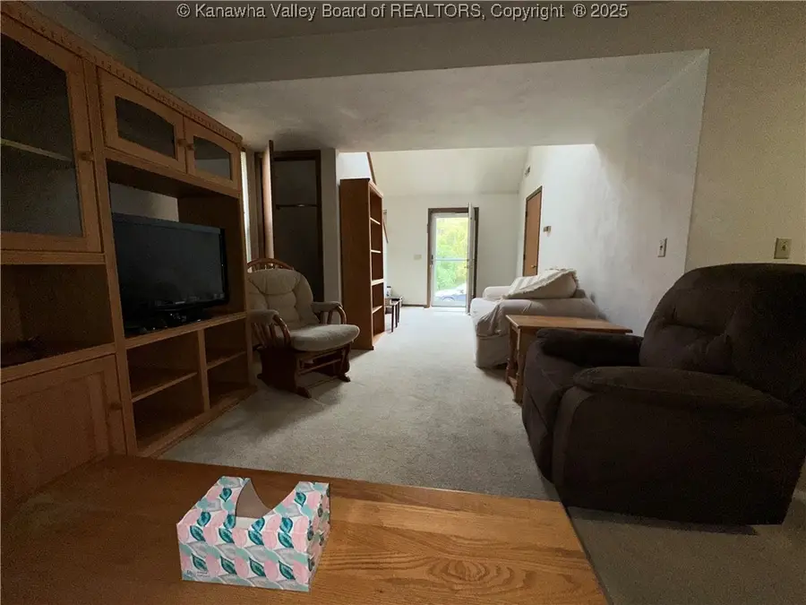 418 Donna Drive, Saint Albans, WV 25177 - Image #2