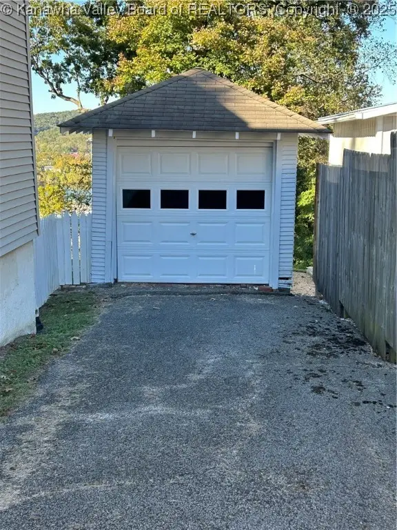 1820 Beechwood Drive, South Charleston, WV 25309 - Image #3