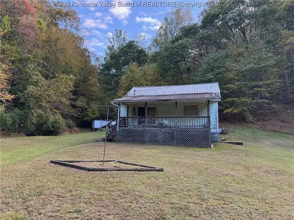 225 Laxton Hollow Road, Maysel, WV 25133