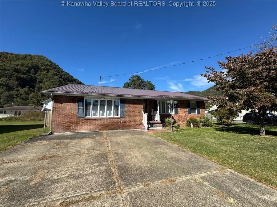 6 Little Dog Lane, Mount Carbon, WV 25139 - Image #3