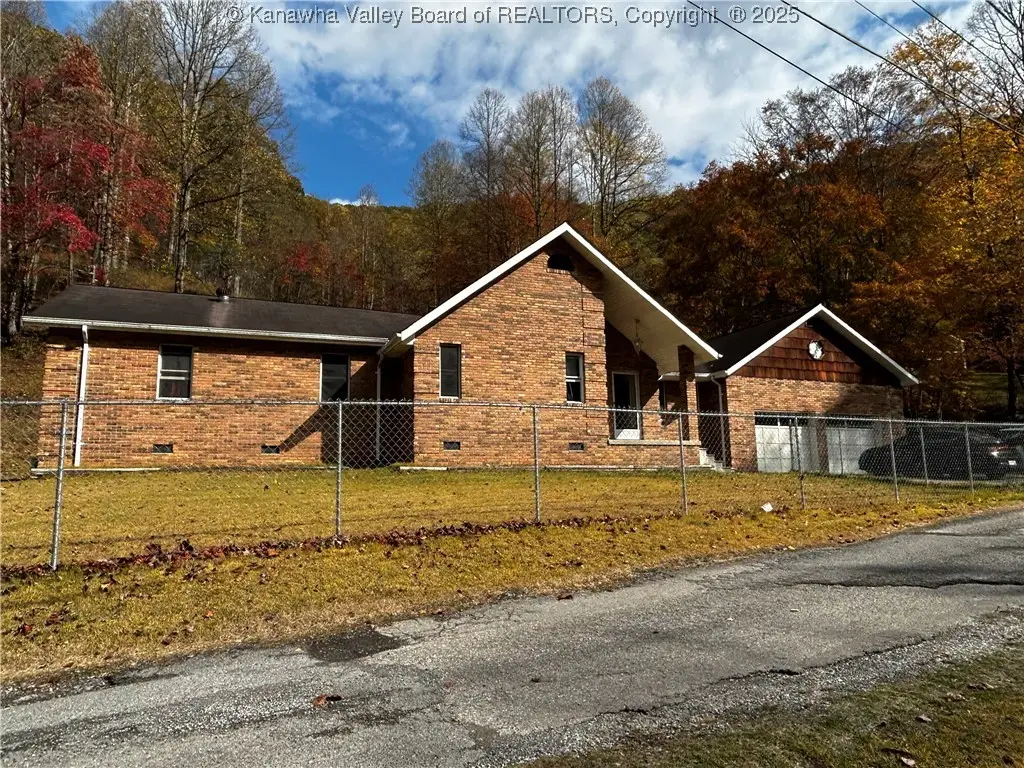 133 Celestial Way, Mount Gay Shamrock, WV 25601 - Image #1