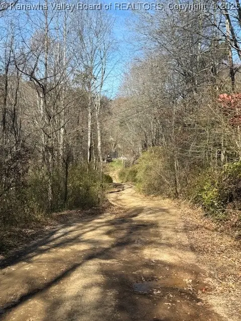 262 Plantation Road, Charleston, WV 25312