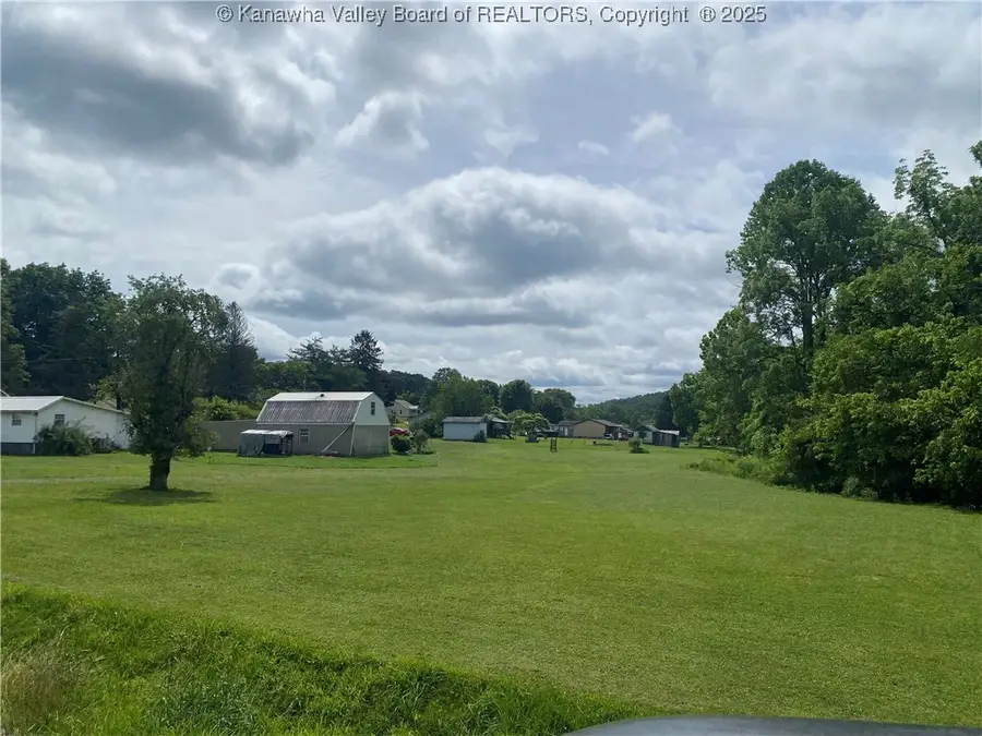 3888-3890 Charleston Road, Gandeeville, WV 25243 - Image #3