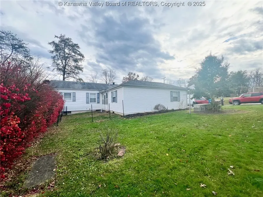 1133 E. Pea Ridge Road, Huntington, WV 25706 - Image #3