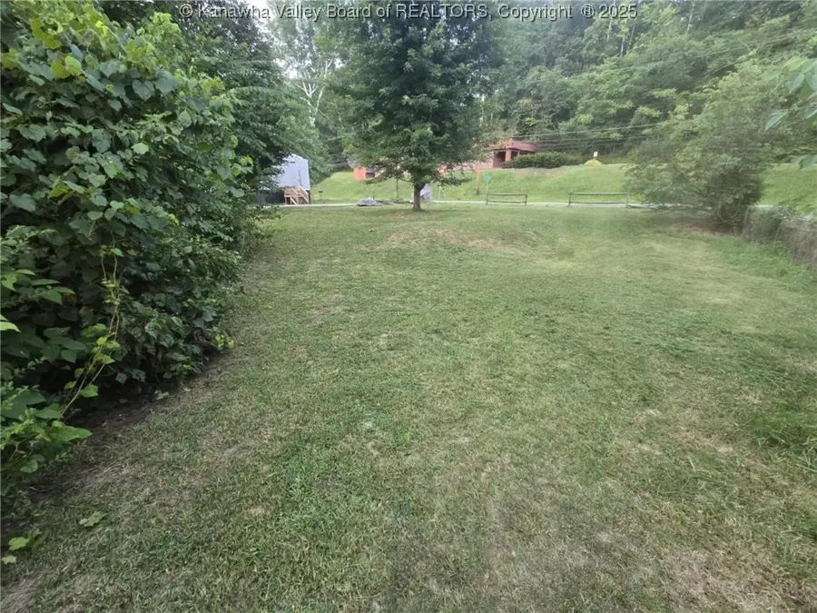 4253 W Washington Street, Charleston, WV 25387 - Image #3