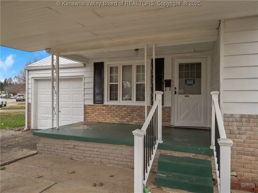 2039 Benedict Circle, Saint Albans, WV 25177 - Image #3