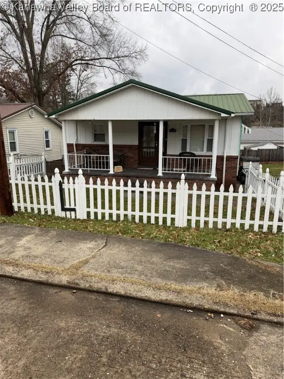 413 Lore Street, St Albans, WV 25177