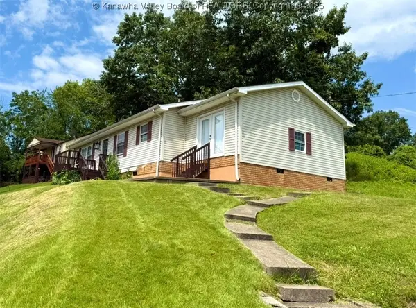 729 Daverton Road, Charleston, WV 25303