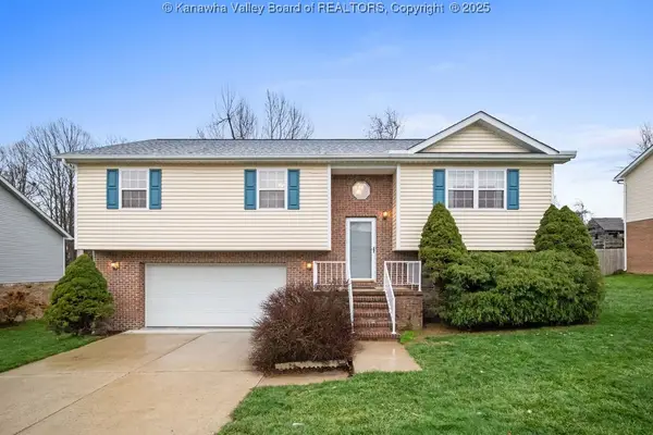 407 Lin Muir, Hurricane, WV 25526