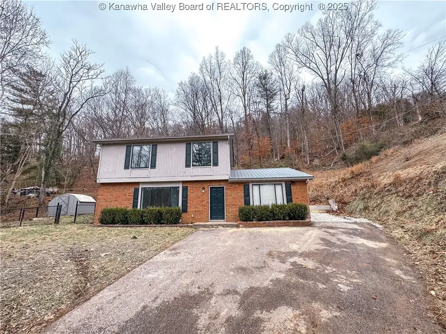 279 Regency Heights, Chapmanville, WV 25508 - Image #2