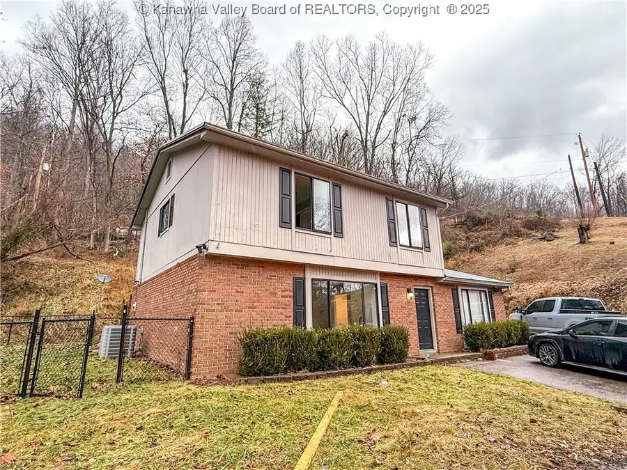 279 Regency Heights, Chapmanville, WV 25508 - Image #3