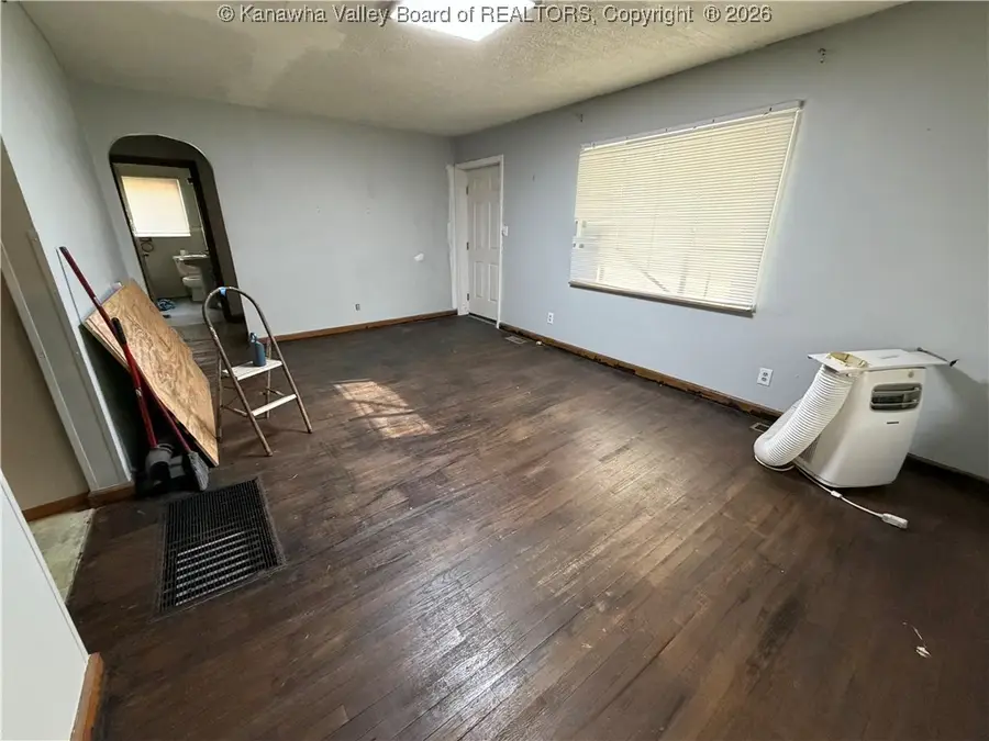 1105 1st Avenue S, Nitro, WV 25143 - Image #3