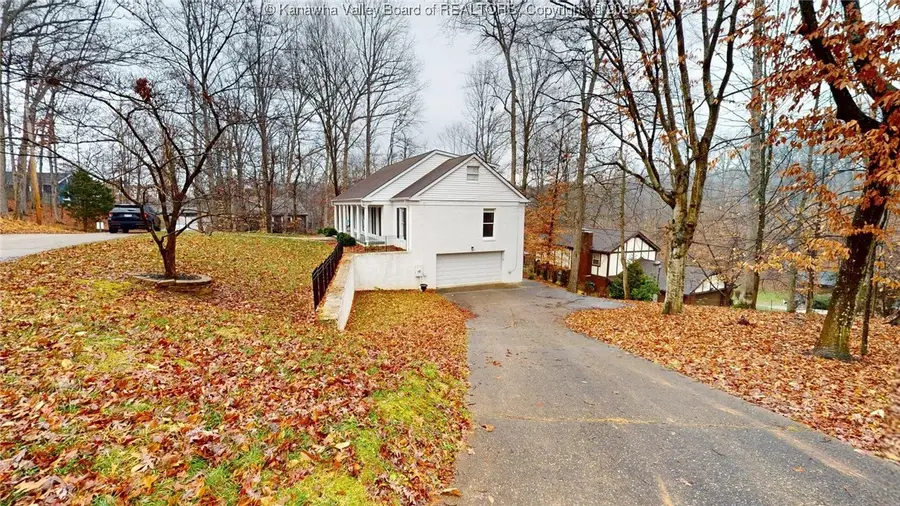 220 Wood Lomond Way, Huntington, WV 25705 - Image #2