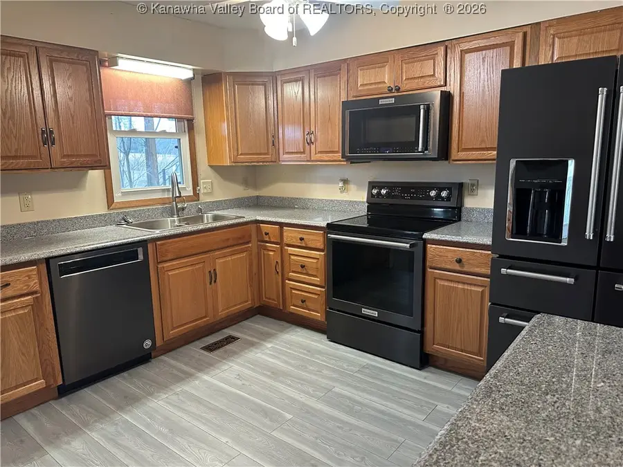 153 Rolling Meadows Road, Scott Depot, WV 25560 - Image #3