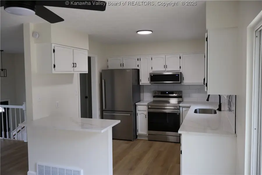 256 Pine Circle, Dunbar, WV 25064 - Image #3