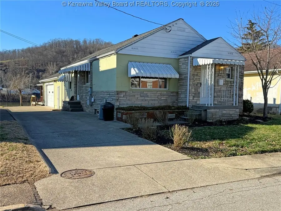 2211 W Virginia Avenue, Dunbar, WV 25064 - Image #2