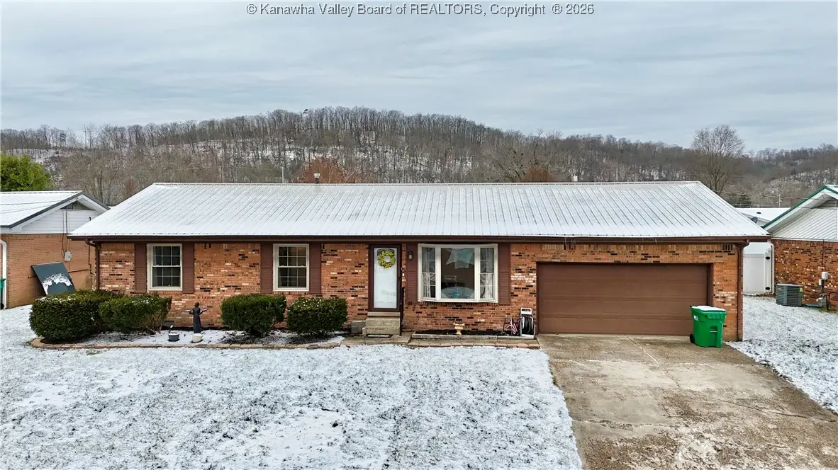 194 Shawnee Estates, Winfield, WV 25213 - Image #1