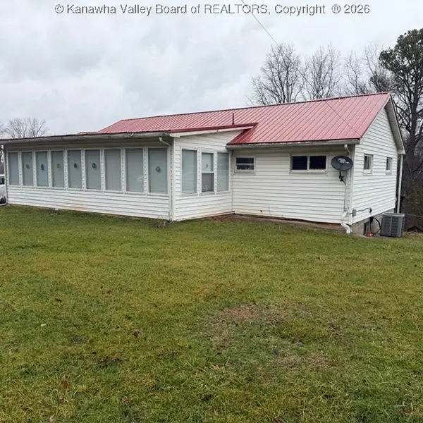 1084 Cottageville Road, Cottageville, WV 25239