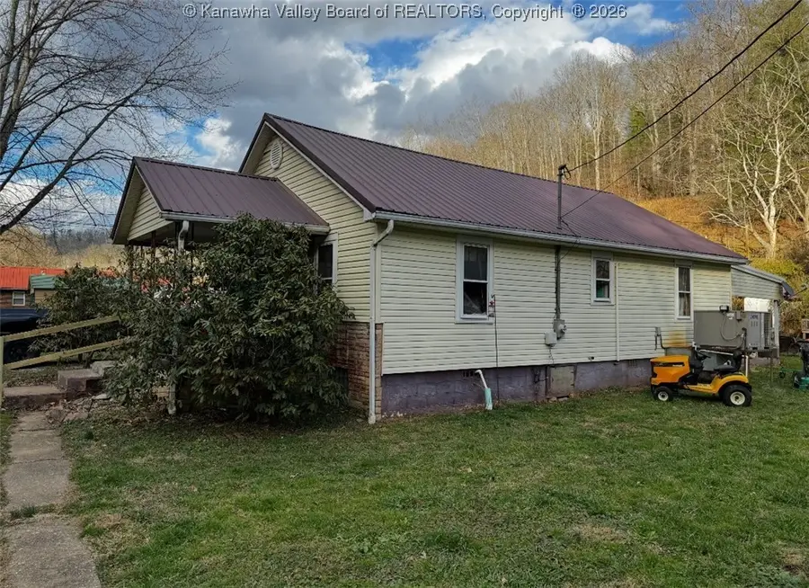 2576 Browns Creek, Saint Albans, WV 25177 - Image #2