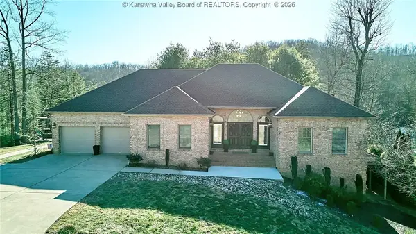1043 Shawnee Trail, Elkview, WV 25071