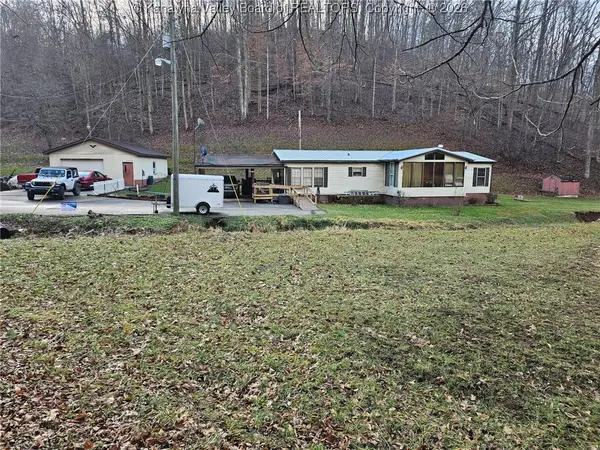 432 W Vickers Drive, Elkview, WV 25071