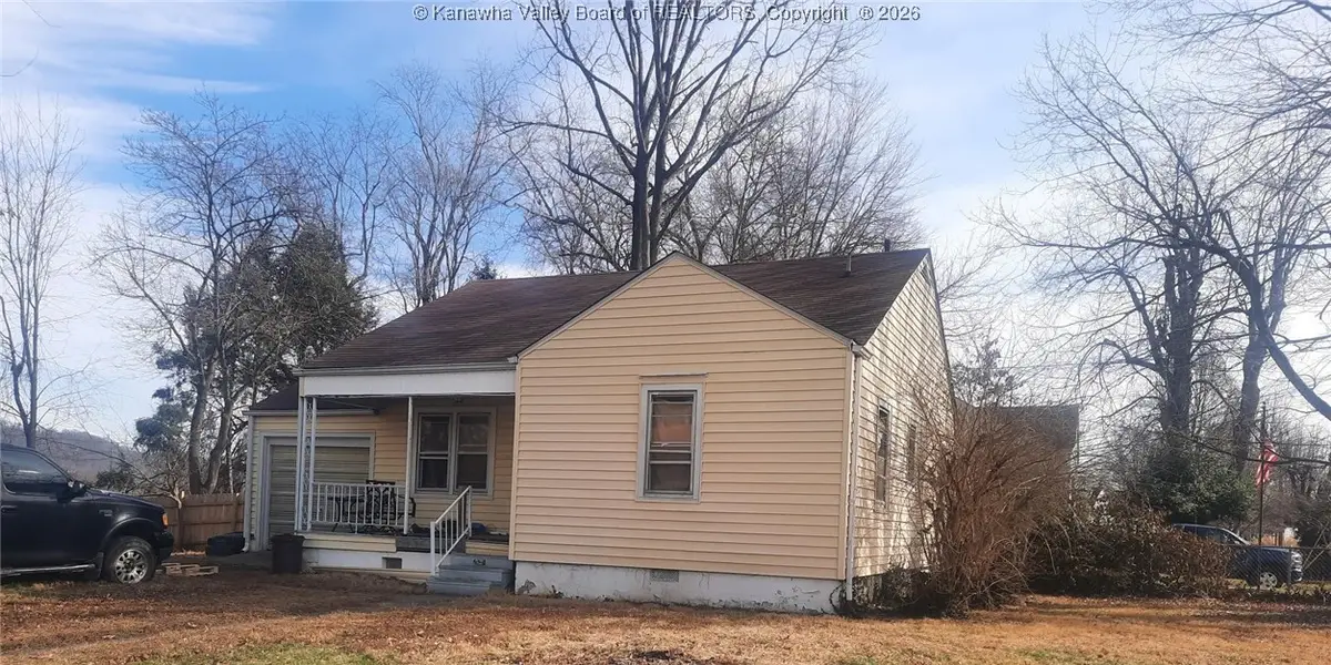 698 Clark Drive, Saint Albans, WV 25177 - Image #1