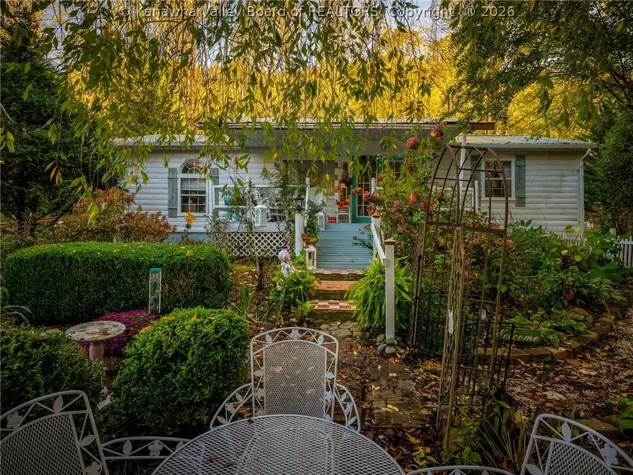 103 Chesnut Drive, Peytona, WV 25154 - Image #2