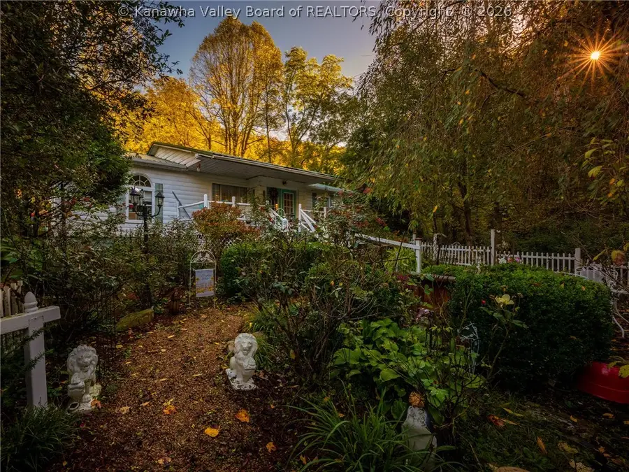 103 Chesnut Drive, Peytona, WV 25154 - Image #3