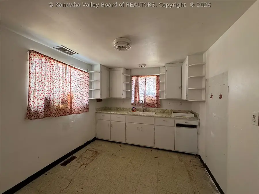 1902 Enslow Avenue, Huntington, WV 25701 - #3