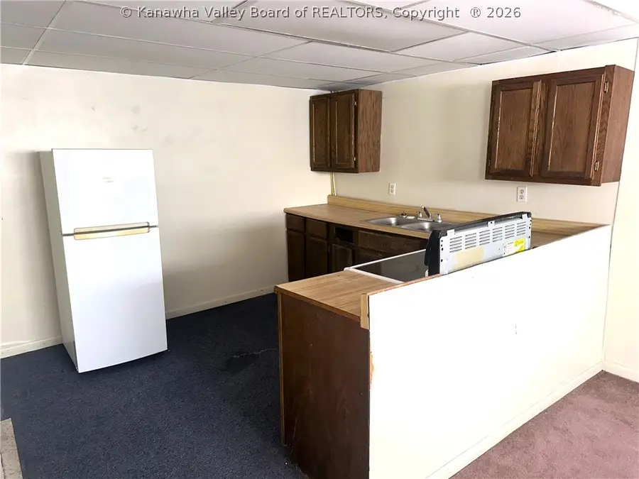 617 4th Avenue, Montgomery, WV 25136 - #3