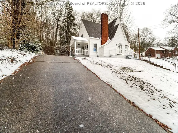 6 Varsity Drive, Charleston, WV 25302