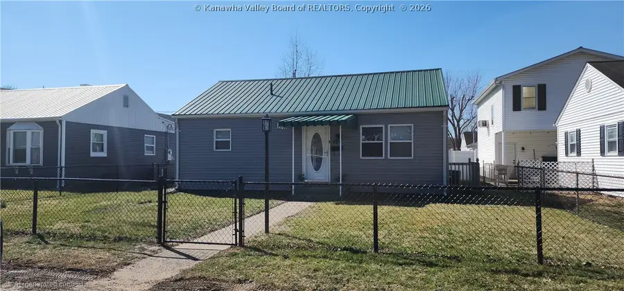 909 Dupont Avenue, Nitro, WV 25143 - #3