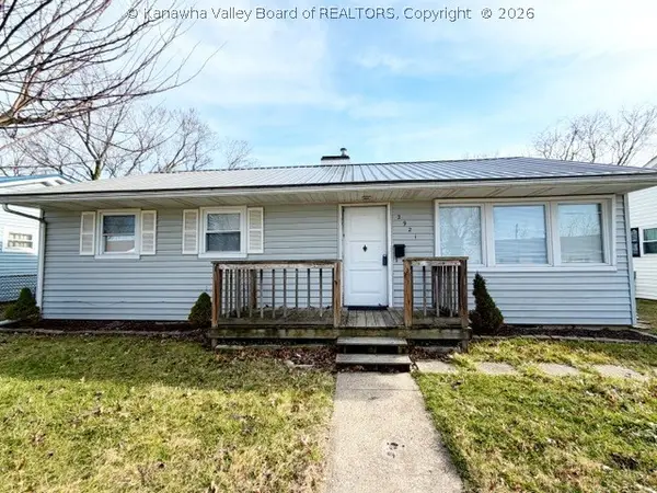 2921 Fitzwater Drive, South Charleston, WV 25303