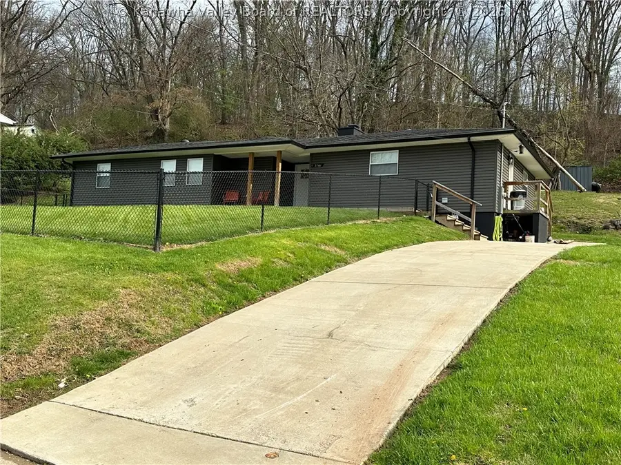 2761 Daniels Avenue, South Charleston, WV 25303 - #2