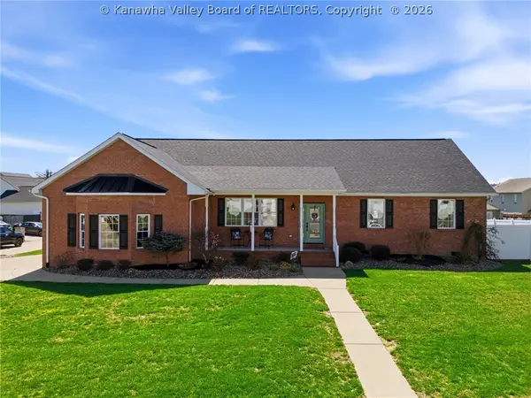 411 Mahoganywood Drive, Milton, WV 25541